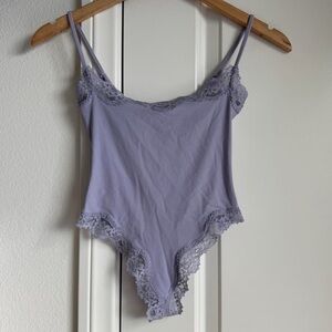 Skims Fits Everybody Lace Cami Bodysuit in Jupiter, size XXS